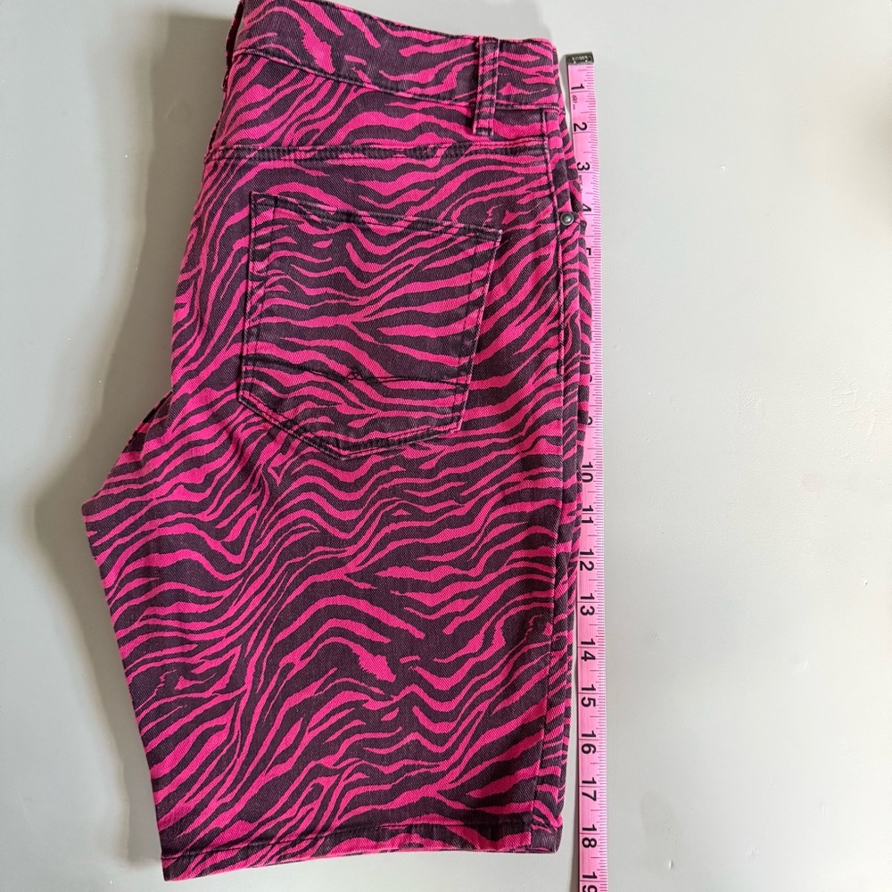 ASOS Pink Zebra print pattern Jean shorts denim slim stretch mens 30 small - Picture 9 of 13